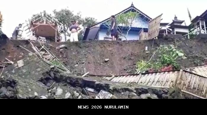 Diterjang Hujan Deras, Tebing di Karanggayam Kebumen Longsor dan Jebol Dinding Rumah Warga