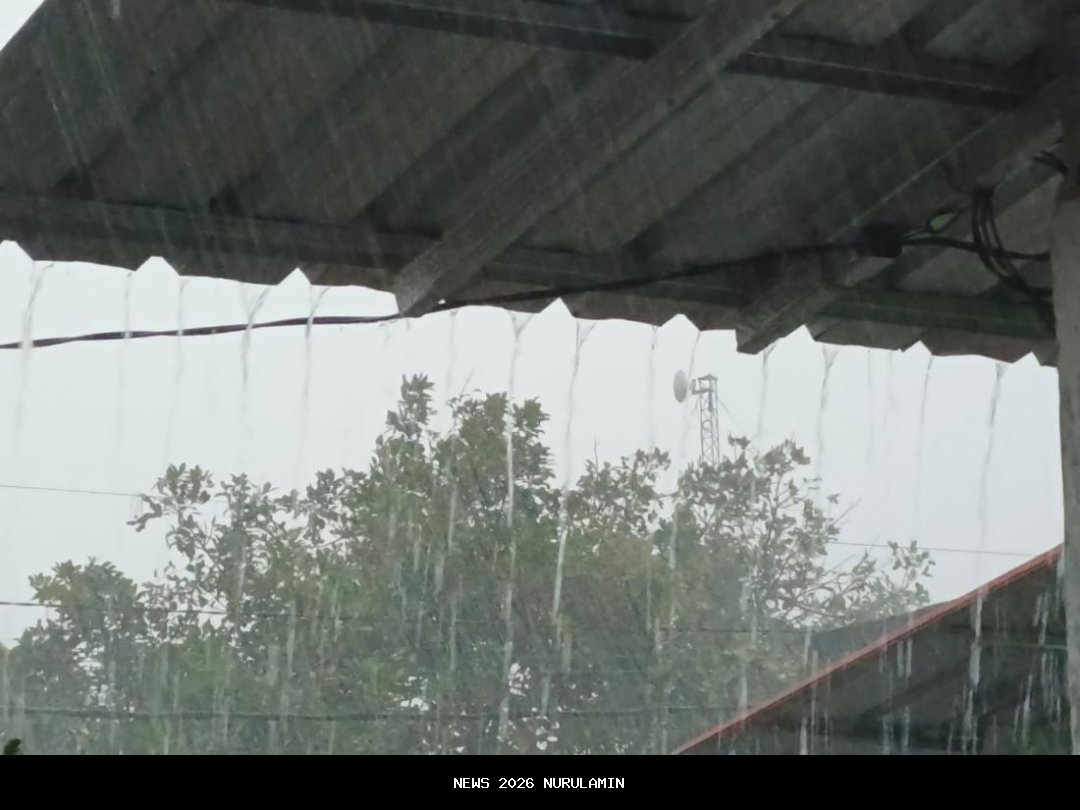 Prakiraan Cuaca DKI Jakarta 27 Oktober 2025: Hujan Petir Mengguyur Beberapa Wilayah