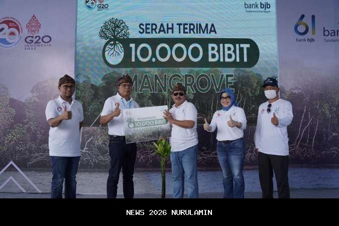 Dukung Ekosistem Pesisir, Bank bjb Tanam 10.000 Mangrove dengan Warga Subang