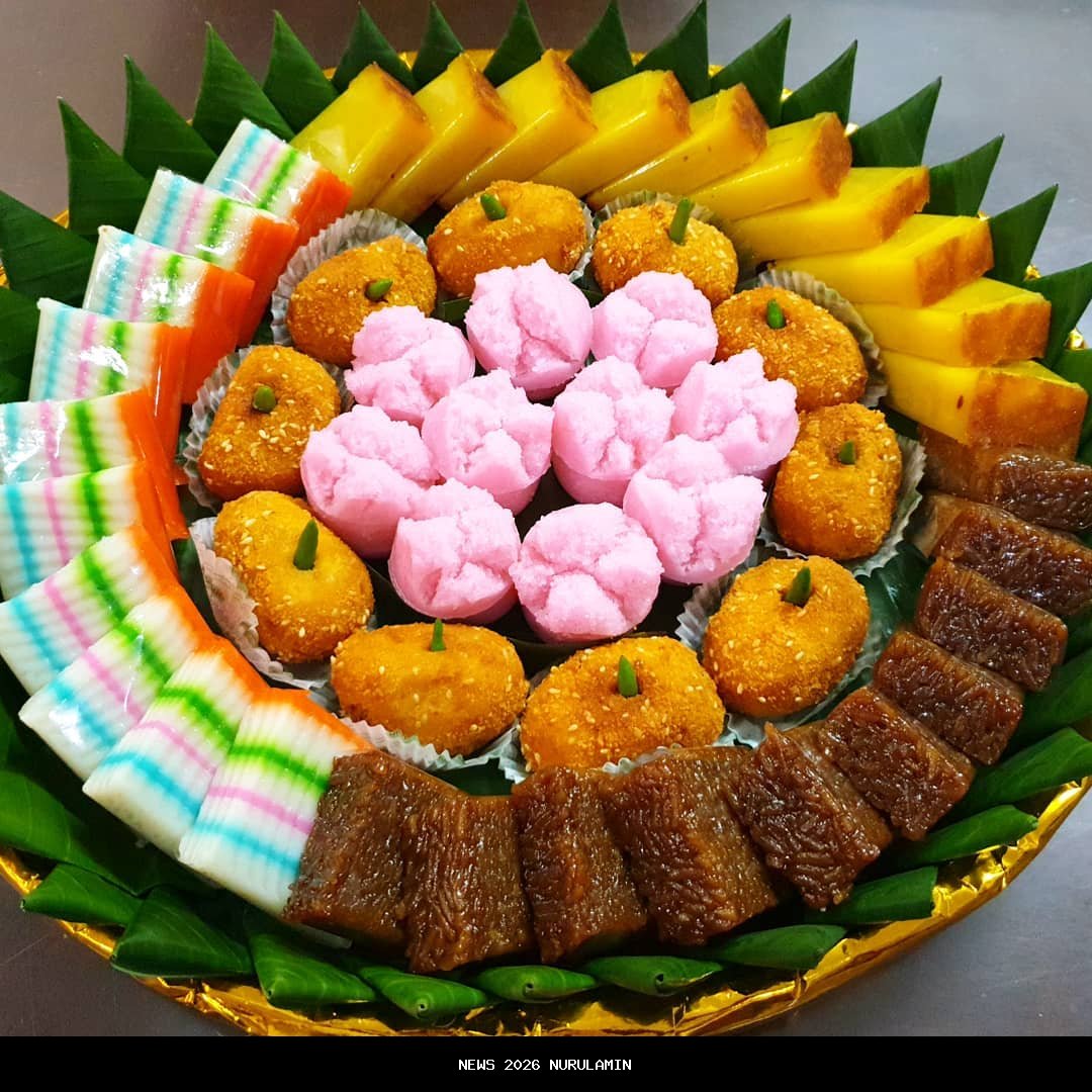 Kue Lumpur di Depan Stasiun Mengundang Kenangan