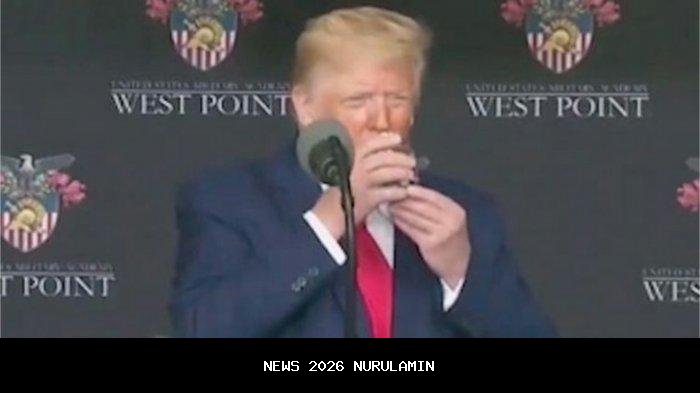 Kekagetan di Gedung Putih Saat Bos Farmasi Tiba-Tiba Pingsan saat Trump Berbicara