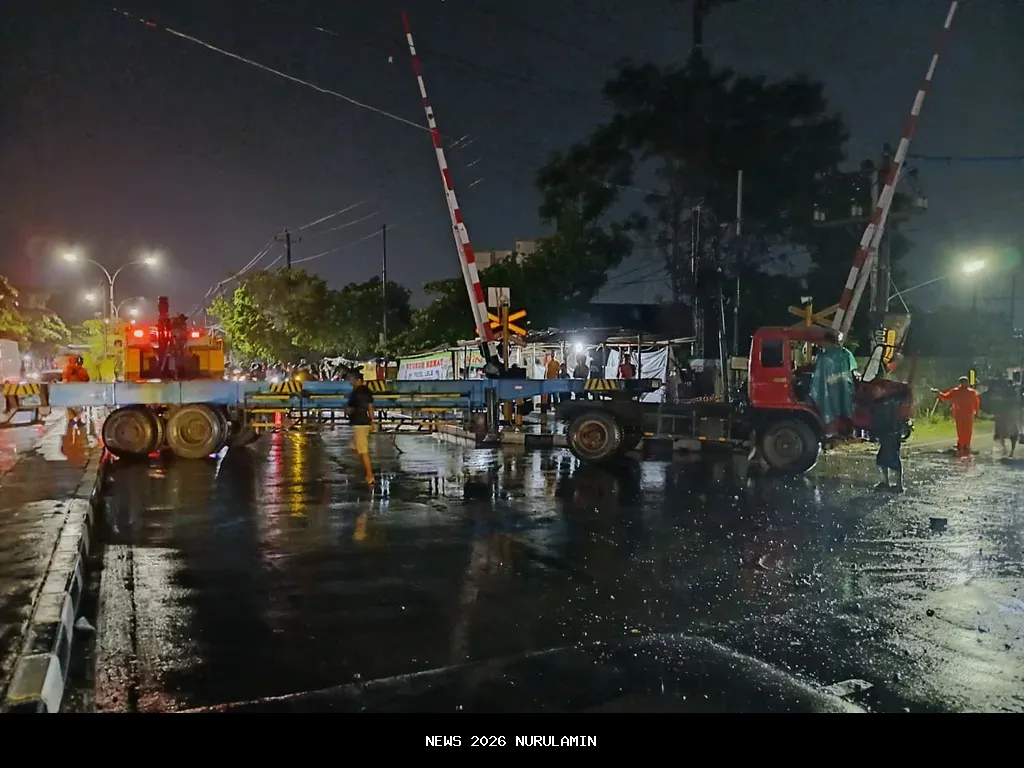Kecelakaan Maut, Lansia Tewas Tertabrak Mobil di Tikungan