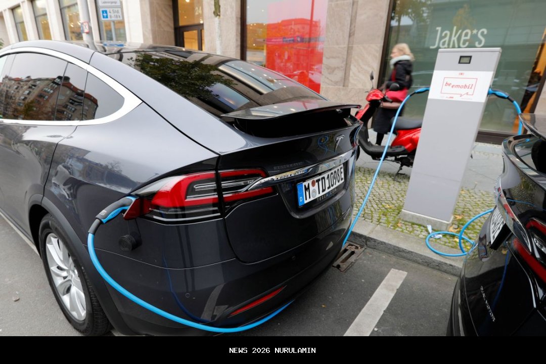 Tesla perluas investasi baterai di Jerman, target operasi 2027