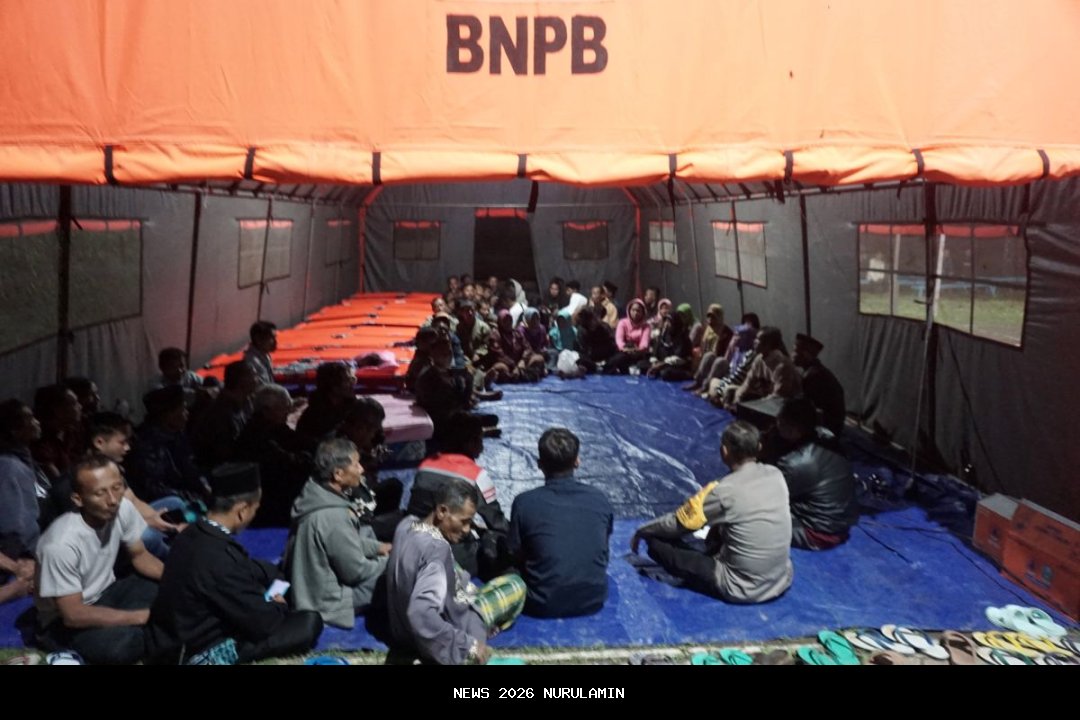 Warga Barengkok Terdampak Radiasi Diungsikan ke Lokasi Aman