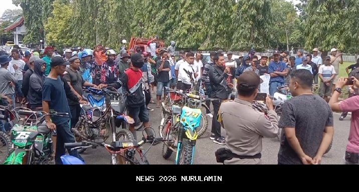 Aksi Demo Petani Kolaka Timur Tuntut Harga Gabah Sesuai Inpres, DPRD Beri Respons