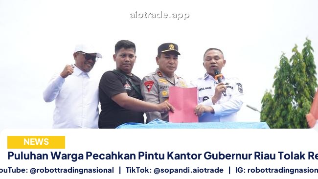 Puluhan Warga Pecahkan Pintu Kantor Gubernur Riau Tolak Relokasi TNTN